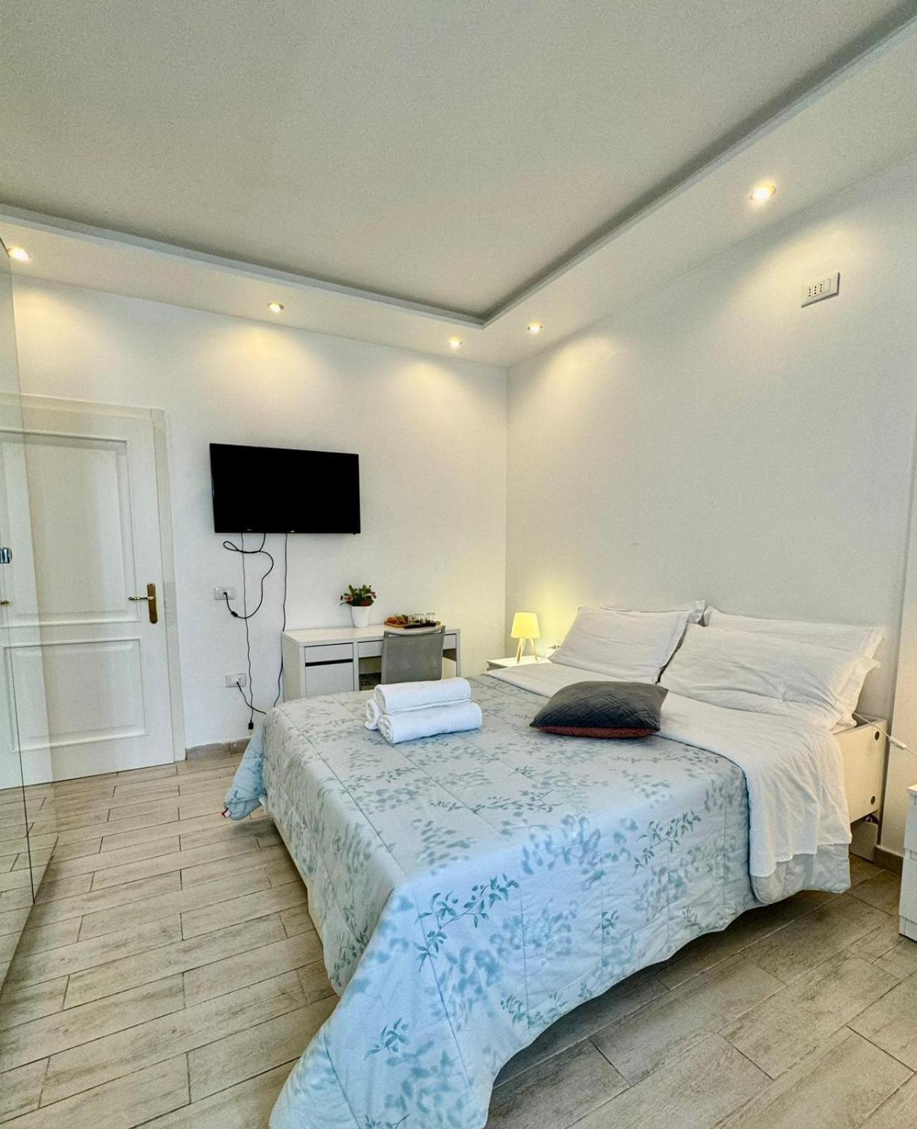 Modern Room With Private Bathroom Trento Dış mekan fotoğraf