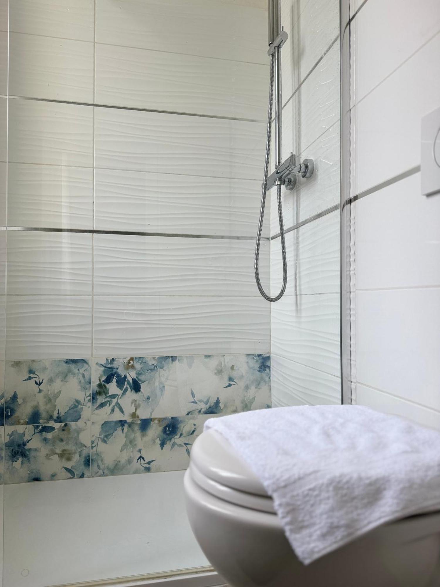Modern Room With Private Bathroom Trento Dış mekan fotoğraf